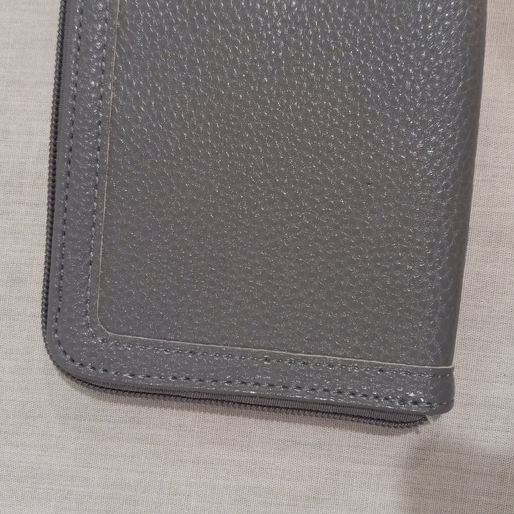 Wristlet - Picture 3 of 10